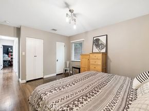 5732 Mammoth Avenue, Los Angeles CA 91401
