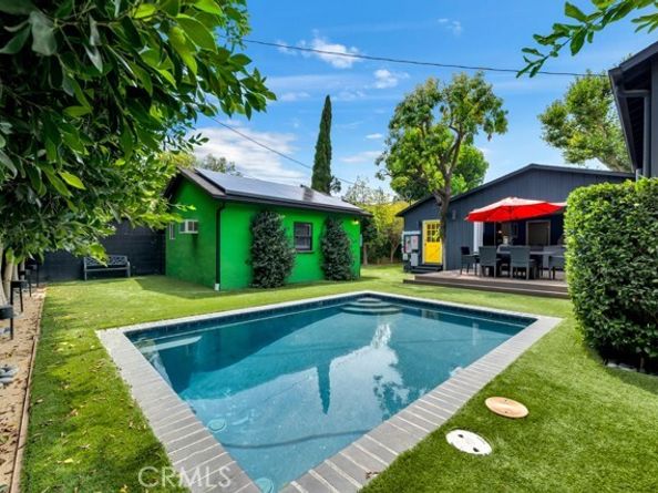 5732 Mammoth Avenue, Los Angeles CA 91401