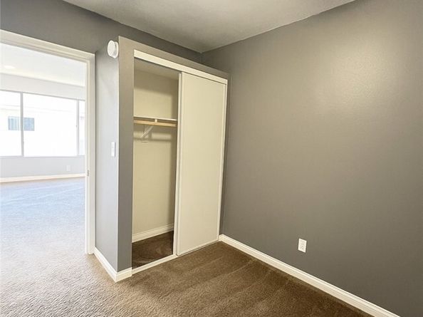 21000 Parthenia Street 19, Canoga Park (los Angeles) CA 91304