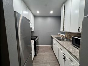 21000 Parthenia Street 19, Canoga Park (los Angeles) CA 91304