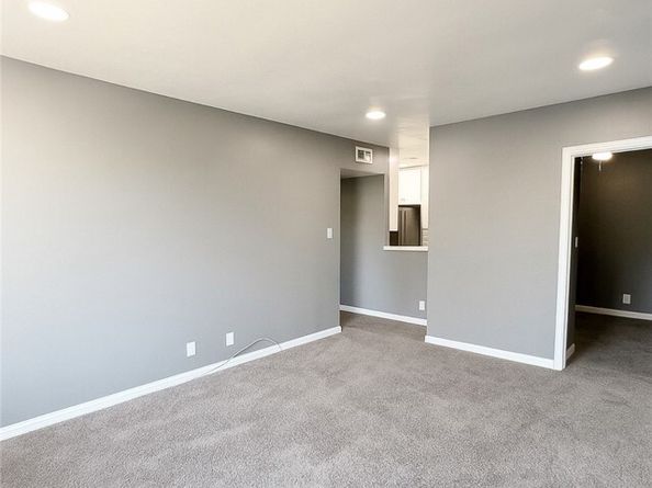 21000 Parthenia Street 19, Canoga Park (los Angeles) CA 91304