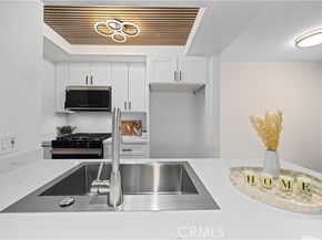 9714 Sepulveda Boulevard 202, North Hills (los Angeles) CA 91343