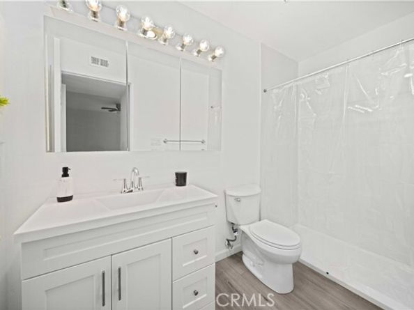 9714 Sepulveda Boulevard 202, North Hills (los Angeles) CA 91343