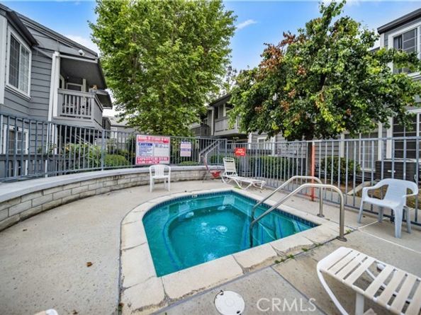 9714 Sepulveda Boulevard 202, North Hills (los Angeles) CA 91343