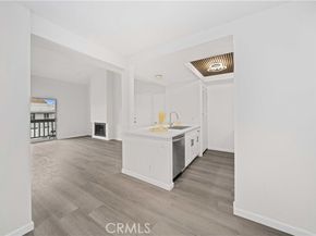 9714 Sepulveda Boulevard 202, North Hills (los Angeles) CA 91343