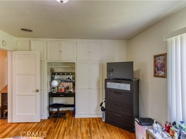 8406 Lennox Avenue, Panorama City (los Angeles) CA 91402