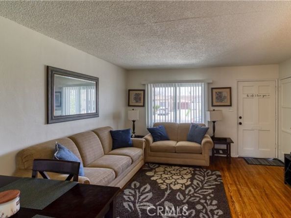 8406 Lennox Avenue, Panorama City (los Angeles) CA 91402