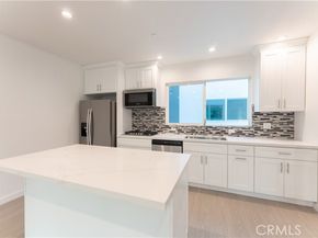 6845 Haskell Avenue, Los Angeles CA 91406