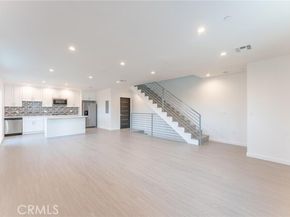 6845 Haskell Avenue, Los Angeles CA 91406