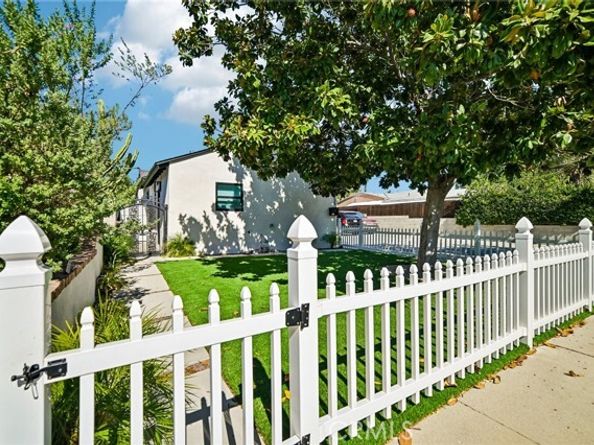 20235 Hartland Street, Winnetka (los Angeles) CA 91306