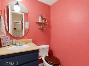 10030 Owensmouth 25, Chatsworth (los Angeles) CA 91311