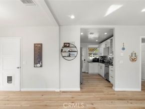 17731 Burbank Boulevard, Encino (los Angeles) CA 91316