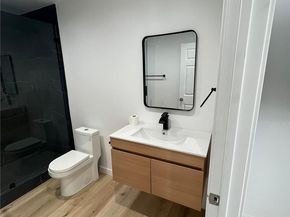 17731 Burbank Boulevard, Encino (los Angeles) CA 91316