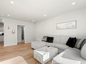 17731 Burbank Boulevard, Encino (los Angeles) CA 91316