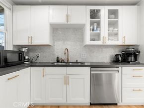 17731 Burbank Boulevard, Encino (los Angeles) CA 91316