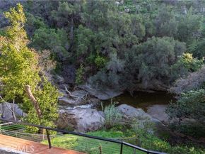 330 S Topanga Canyon Blvd., Topanga (los Angeles) CA 90290