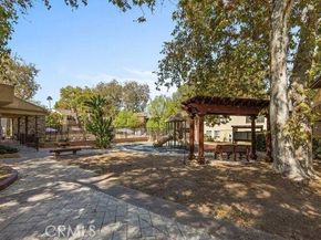 18350 Hatteras 123, Tarzana (los Angeles) CA 91356