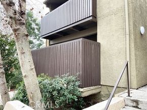 18350 Hatteras 123, Tarzana (los Angeles) CA 91356