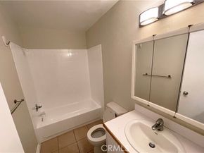 18350 Hatteras 123, Tarzana (los Angeles) CA 91356