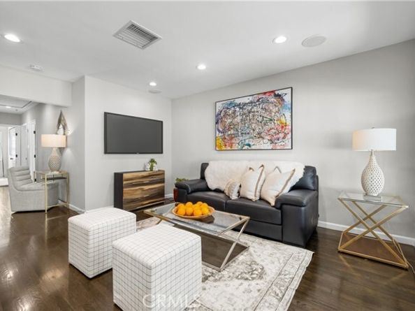 6737 Jellico, Los Angeles CA 91406