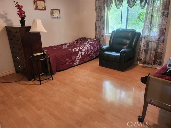 18725 Schoenborn Street, Northridge (los Angeles) CA 91324