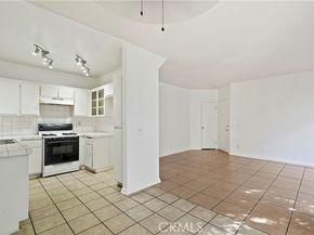 11150 Glenoaks Blvd. #70, Pacoima (los Angeles) CA 91331