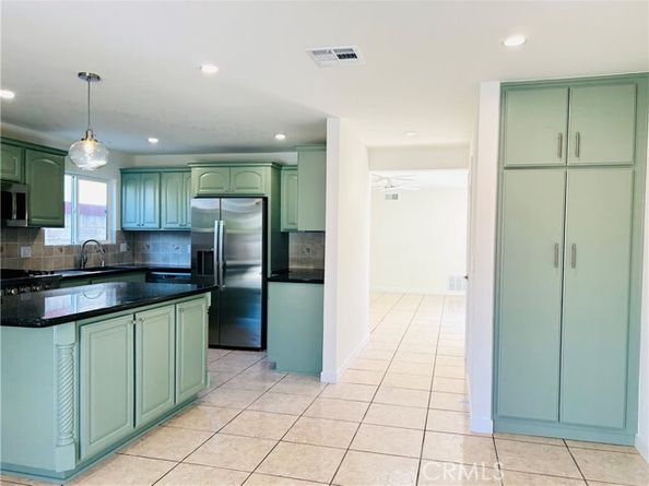 6411 West, Inglewood CA 90302