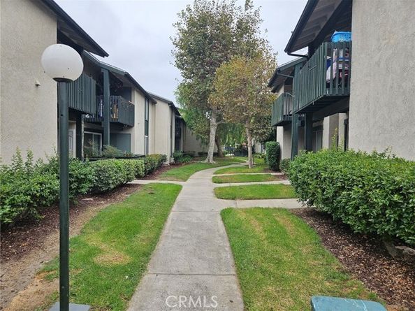 23240 Orange Avenue 2, Lake Forest (el Toro) CA 92630