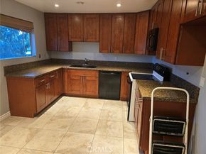 23240 Orange Avenue 2, Lake Forest (el Toro) CA 92630