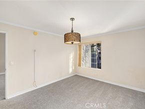 21400 Burbank Boulevard 313, Woodland Hills (los Angeles) CA 91367