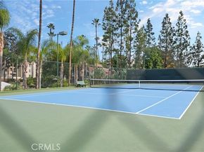 21400 Burbank Boulevard 313, Woodland Hills (los Angeles) CA 91367