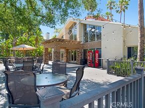 21400 Burbank Boulevard 313, Woodland Hills (los Angeles) CA 91367