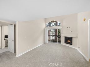 21400 Burbank Boulevard 313, Woodland Hills (los Angeles) CA 91367