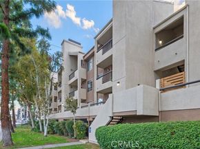 21400 Burbank Boulevard 313, Woodland Hills (los Angeles) CA 91367