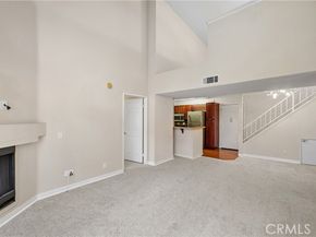 21400 Burbank Boulevard 313, Woodland Hills (los Angeles) CA 91367