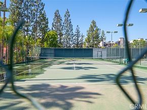 21400 Burbank Boulevard 313, Woodland Hills (los Angeles) CA 91367