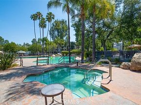 21400 Burbank Boulevard 313, Woodland Hills (los Angeles) CA 91367