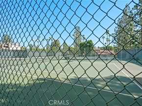 21400 Burbank Boulevard 313, Woodland Hills (los Angeles) CA 91367