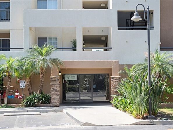 21400 Burbank Boulevard 313, Woodland Hills (los Angeles) CA 91367