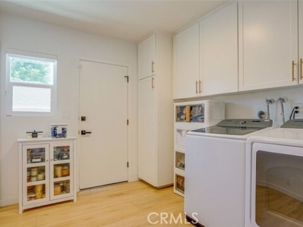 23853 Hatteras Street, Woodland Hills (los Angeles) CA 91367