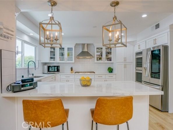23853 Hatteras Street, Woodland Hills (los Angeles) CA 91367