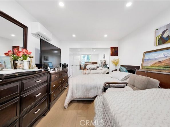 13706 Sproule Avenue, Sylmar (los Angeles) CA 91342