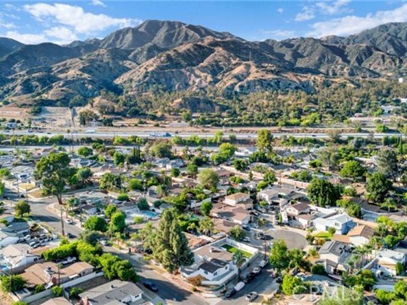 13706 Sproule Avenue, Sylmar (los Angeles) CA 91342