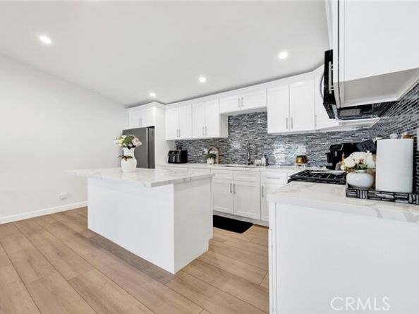 13706 Sproule Avenue, Sylmar (los Angeles) CA 91342