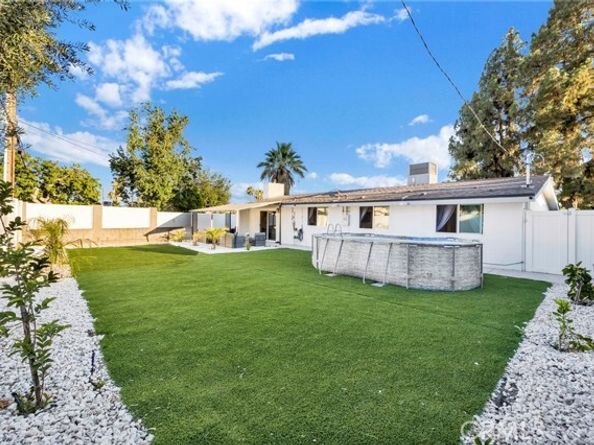 13706 Sproule Avenue, Sylmar (los Angeles) CA 91342