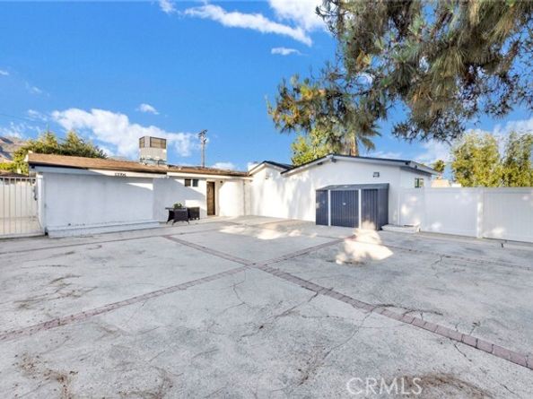 13706 Sproule Avenue, Sylmar (los Angeles) CA 91342