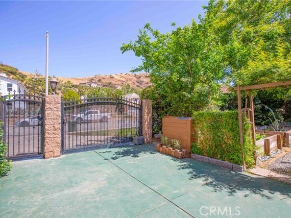 10266 Horsehaven Street, Sun Valley (los Angeles) CA 91352