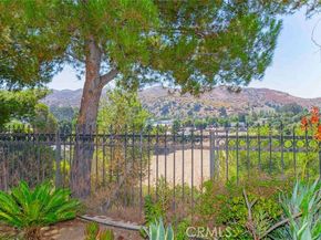 10266 Horsehaven Street, Sun Valley (los Angeles) CA 91352