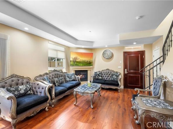 11323 Huston Street 1, North Hollywood (los Angeles) CA 91601