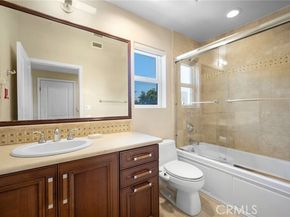 11323 Huston Street 1, North Hollywood (los Angeles) CA 91601